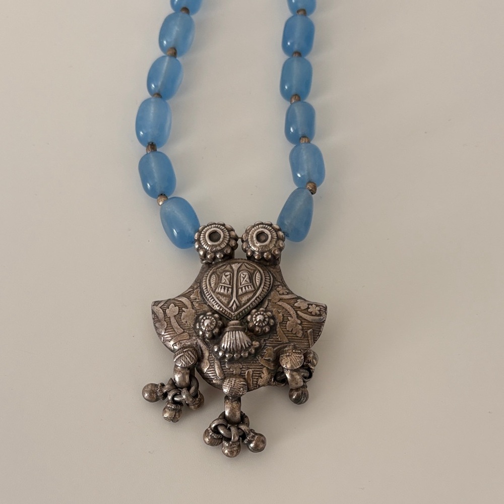 Silver and Blue Agate Beaded Pendant Necklace - Picture 4 of 10